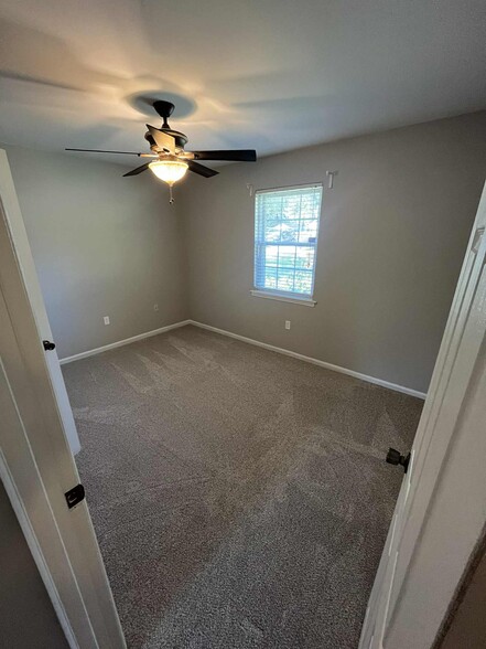 Building Photo - 503 W Tietgen St