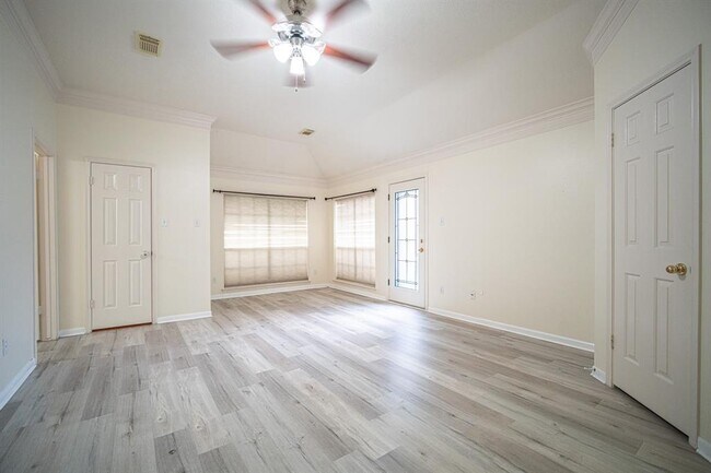 Building Photo - 4503 Oak Valley Dr
