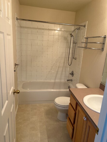 Building Photo - 4766 Grumman St