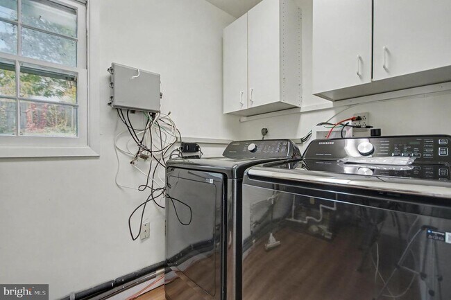 Building Photo - 2504 Korvale Ln