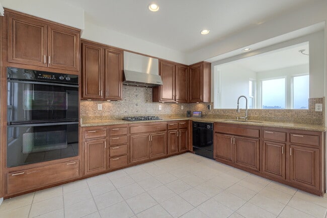 Building Photo - Highland Ranch Spring Valley 2-story 3 bd / 3.5 ba Home w Garage, Yard + MORE!