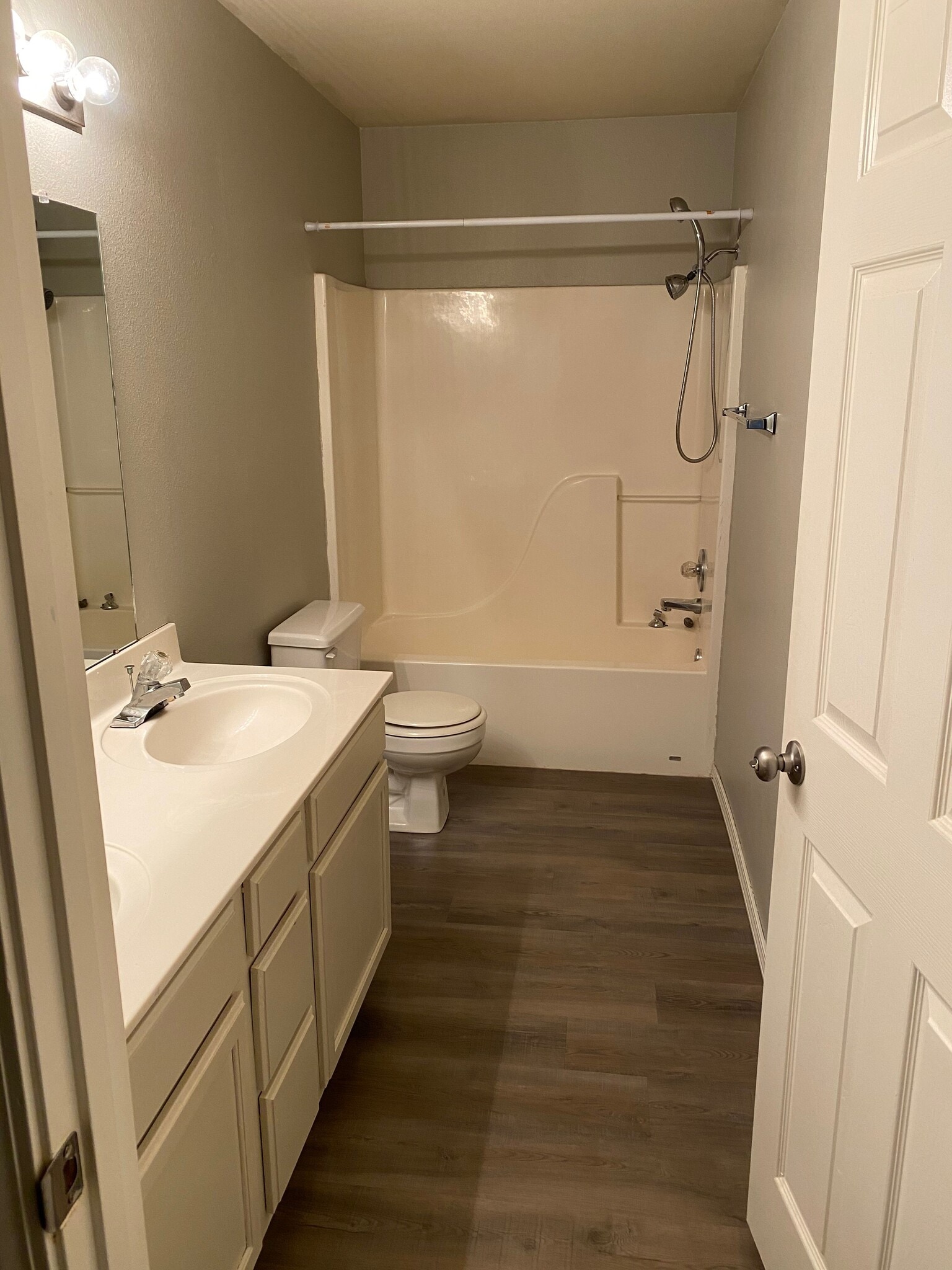 Building Photo - 3109 W 2nd Ct