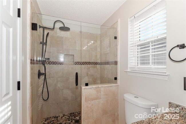 Building Photo - 9408 Meadowmont View Dr