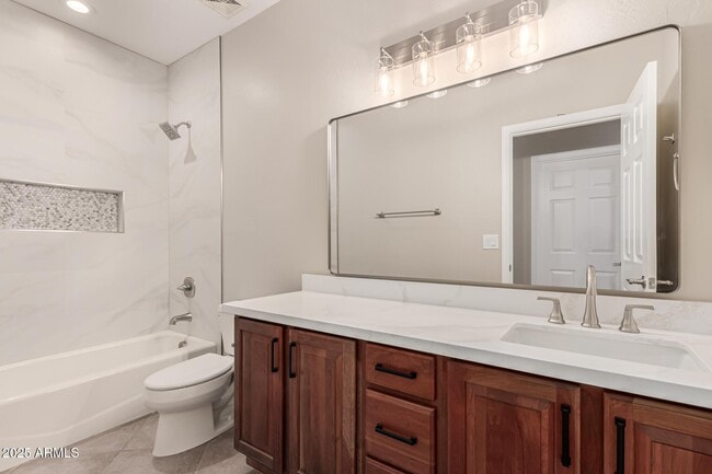 Building Photo - 1744 W Turtle Hill Dr