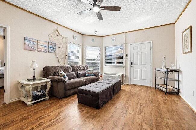 Building Photo - 2164 Tanglewood Blvd