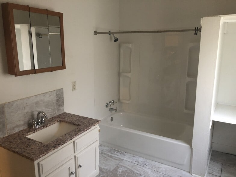 Building Photo - 1411 King St