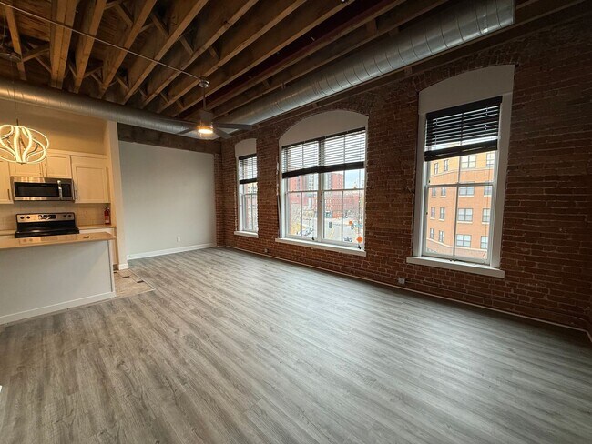 Building Photo - Bonnie Jean Flats