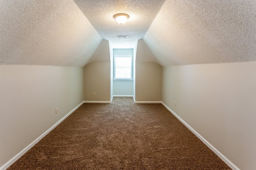 Building Photo - 13073 Braybourne Pkwy