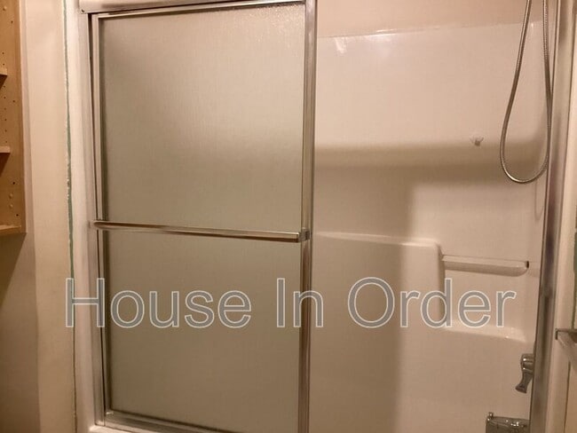 Building Photo - 703 Olde Covington Way