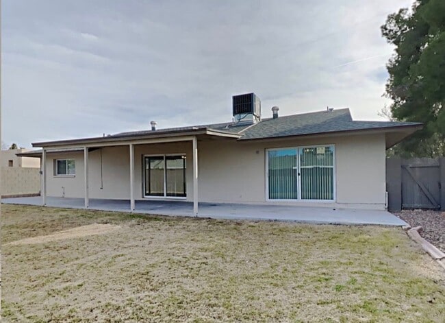 Building Photo - 1412 E Hermosa Dr