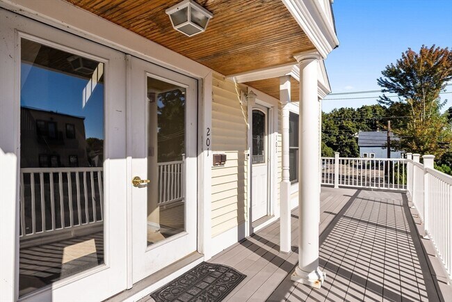 Building Photo - 24 S Bulfinch St