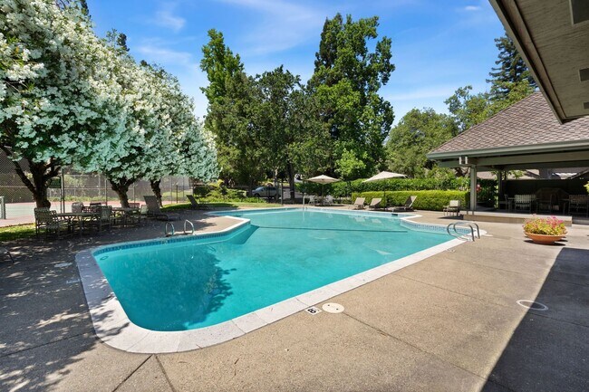 Building Photo - Single Level Luxury Home in Carmichael