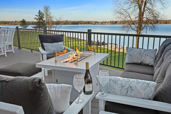 Building Photo - 222 Grouse Dr