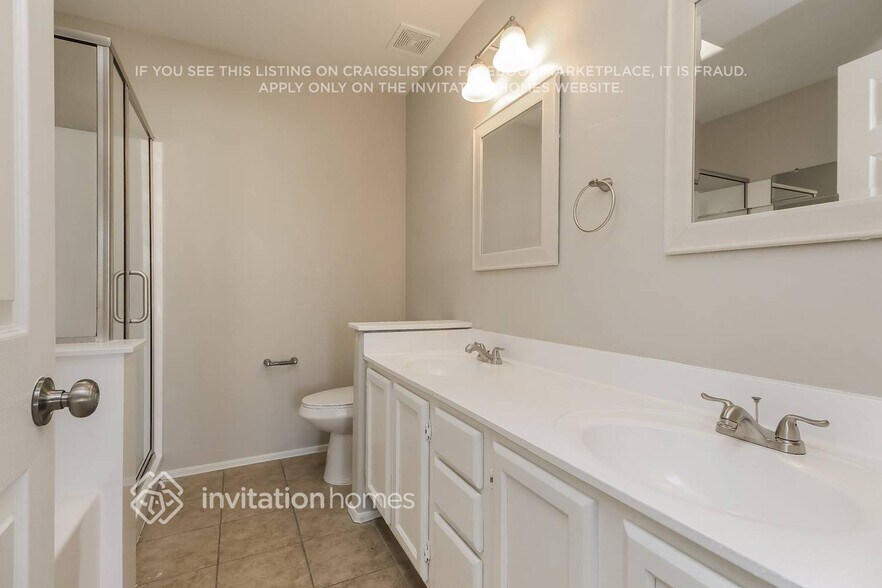 Building Photo - 4645 E Towne Ln
