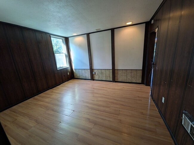Building Photo - 3620 Grenada St