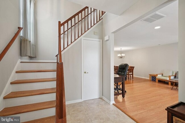 Building Photo - 505 Oliphant Ln