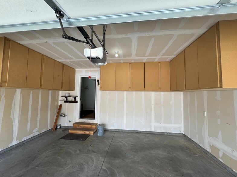 Building Photo - 822 N 1120 E