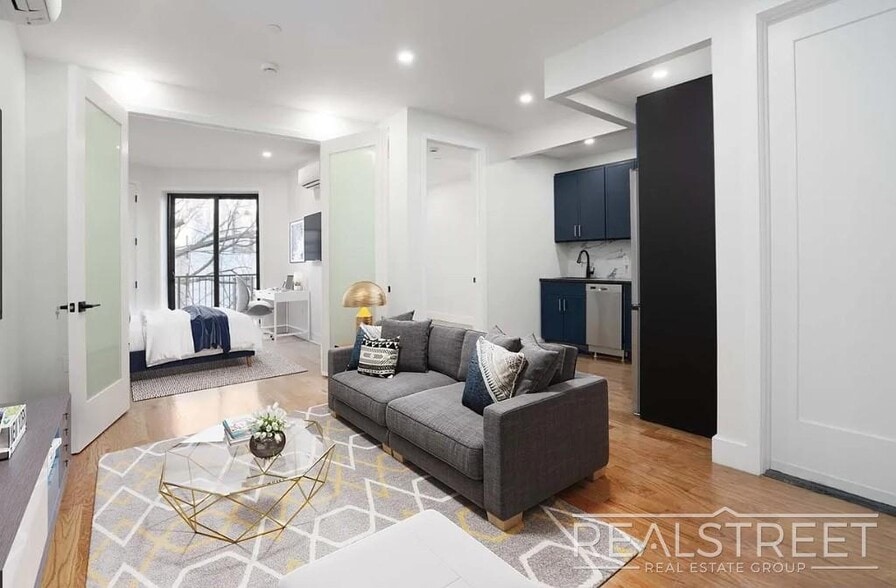 Building Photo - Bright 2BR with Functional Layout & Everyday Convenience