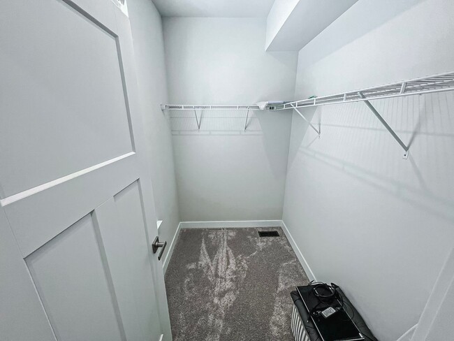 Building Photo - Luxury 3 Bedroom 2.5 Bathroom Brick Townho...