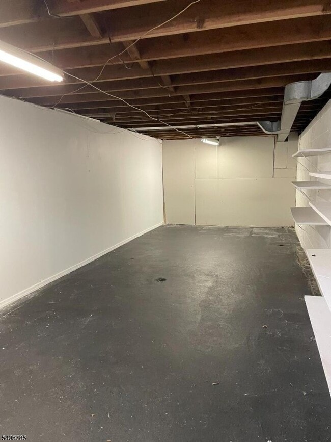 Building Photo - 31 Kingston Rd