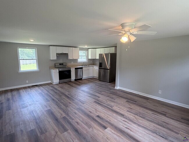 Building Photo - 516 Ochlahatchee Dr