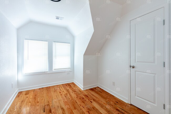 Building Photo - 3123 Woodland Ave