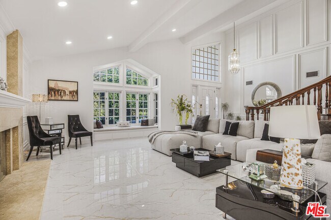 Building Photo - 6111 County Oak Rd