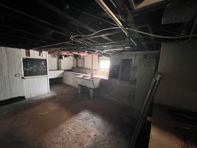 Building Photo - Fully Updated Home in San Leandro Available for Rent!!