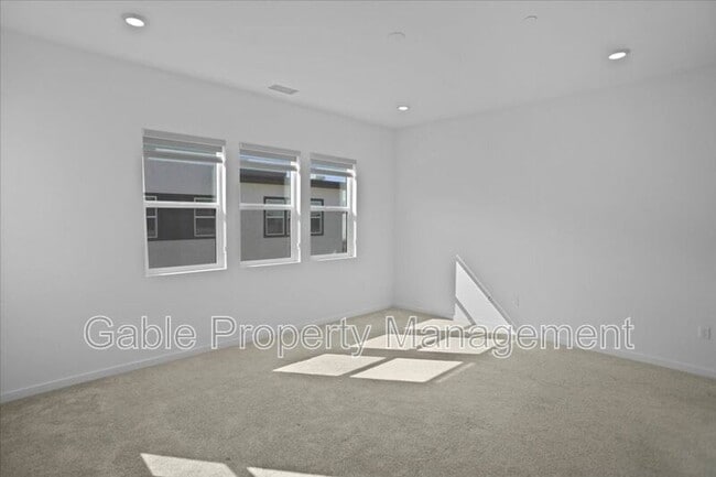 Building Photo - 27468 Flycatcher Pl