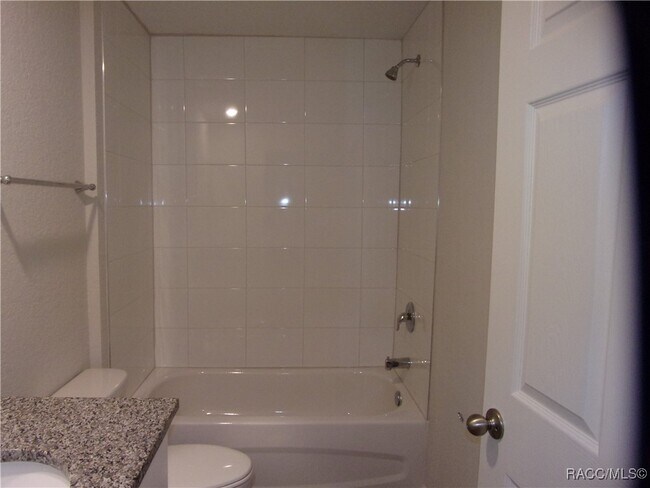 Building Photo - 5251 E Backner Ln