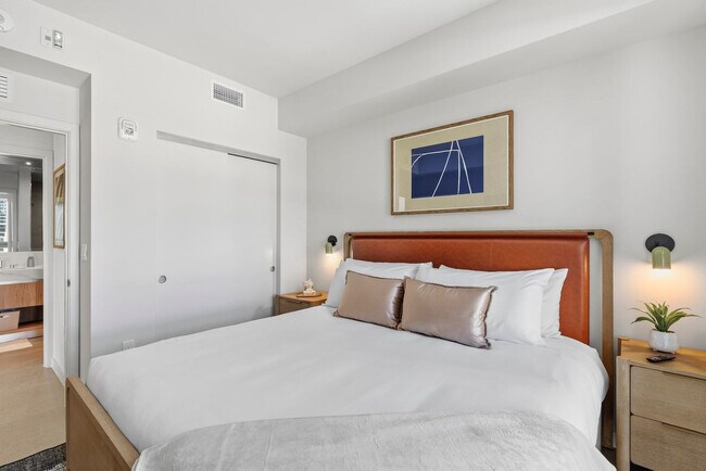 Building Photo - 11 NE 6th St