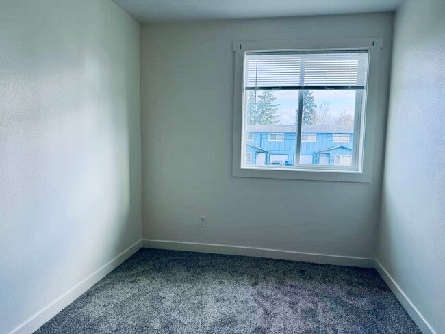 Building Photo - 1926 SW Washington St