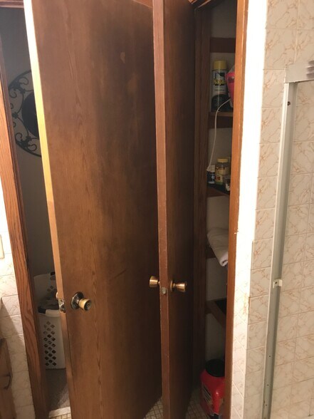 closet and door to mail hallway from the main bathroom - 2233 5th Ave, NE