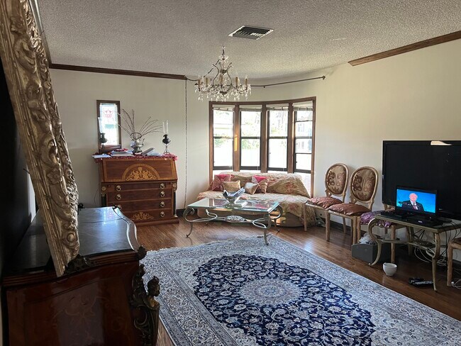 Building Photo - 1618 Glendon Ave