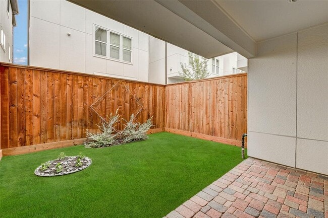 Building Photo - 2724 Dolce Oaks Dr
