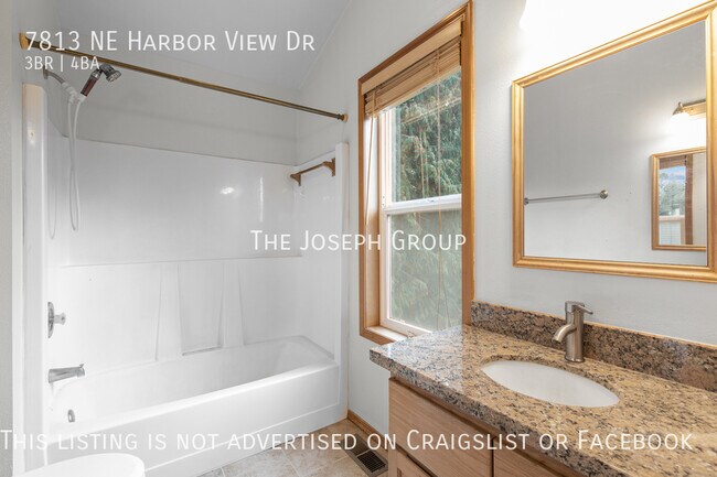 Building Photo - 3-bedroom, 3.5-bathroom charmer in Poulsbo!