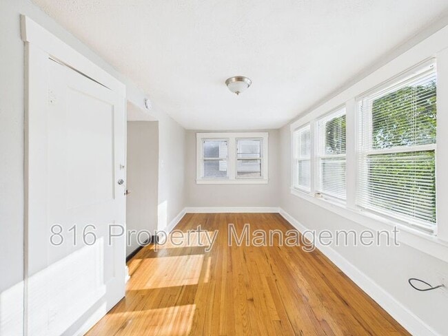 Building Photo - 6612 Park Ave