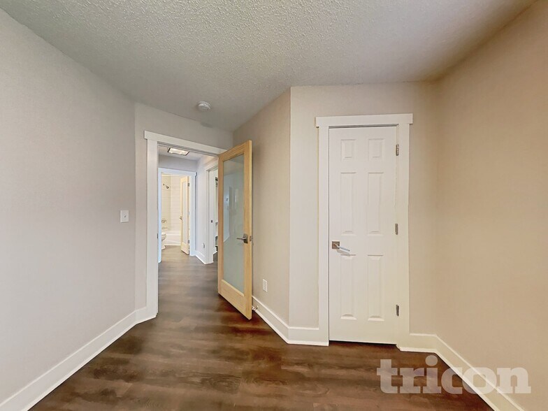 Building Photo - 511 Lisa Carol Dr
