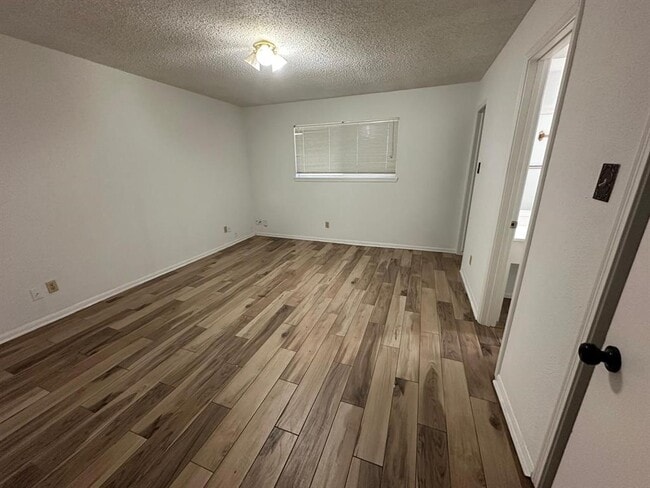 Building Photo - 8230 Amurwood Dr