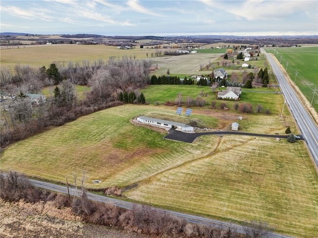 Building Photo - 2654 Whalen Rd