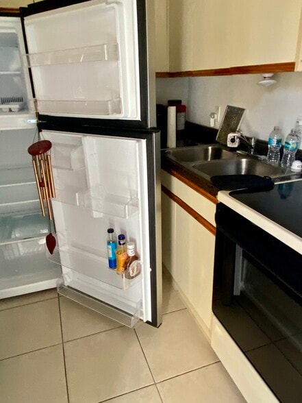 Kitchen - 1777 SE 15th St