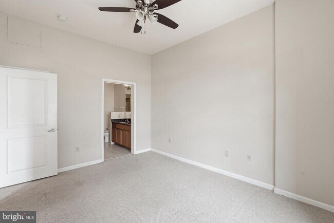 Building Photo - 309 Holland Ln