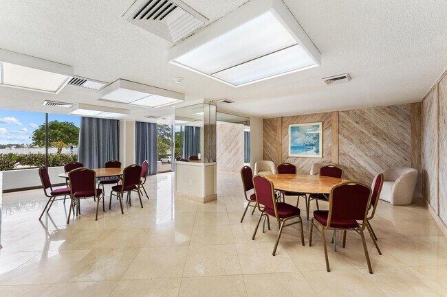 Building Photo - 5600 N Flagler Dr