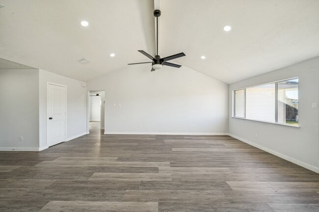 Building Photo - 1419 Fieldstone Dr