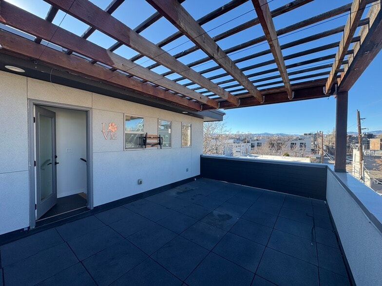 Building Photo - 2625 W 25th Ave