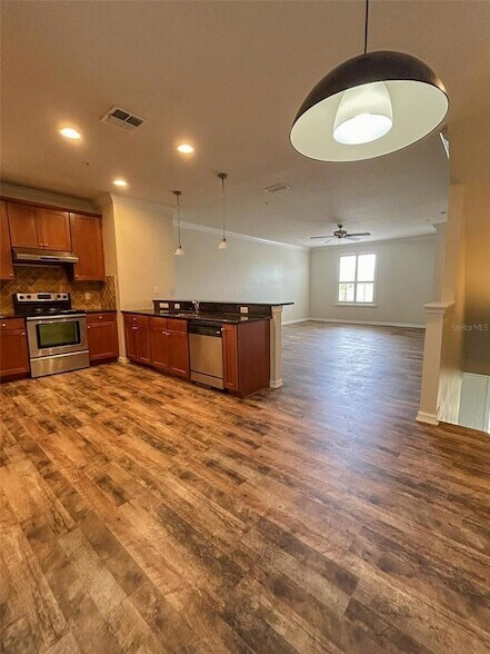 Building Photo - 691 Pensacola Ln