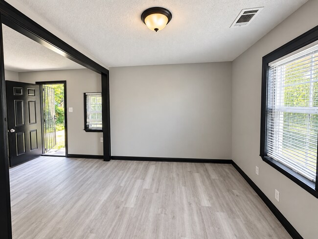 Building Photo - 3119 Allison Ave