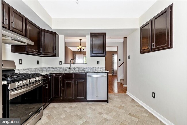 Building Photo - 5621 Queen Anne Ct