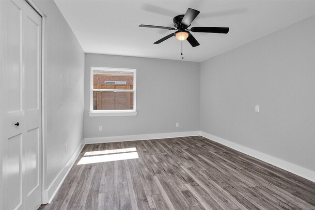 Building Photo - 101 April Point Pl