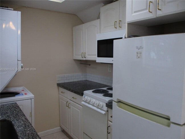 Building Photo - 1949 Taylor St